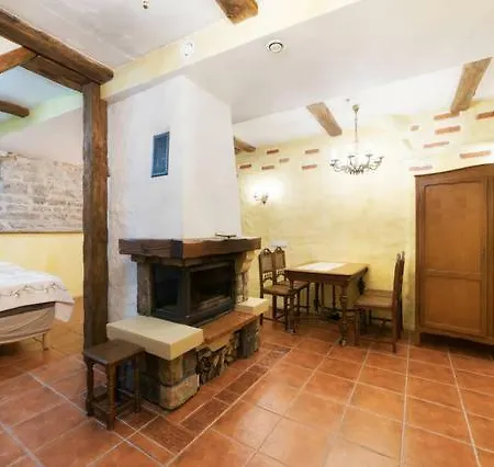 דירה Rustic-style Studio