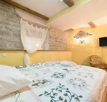 דירה Rustic-style Studio *